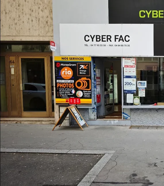 Service photo d’identité professionnel chez Cyber Fac à Saint-Étienne